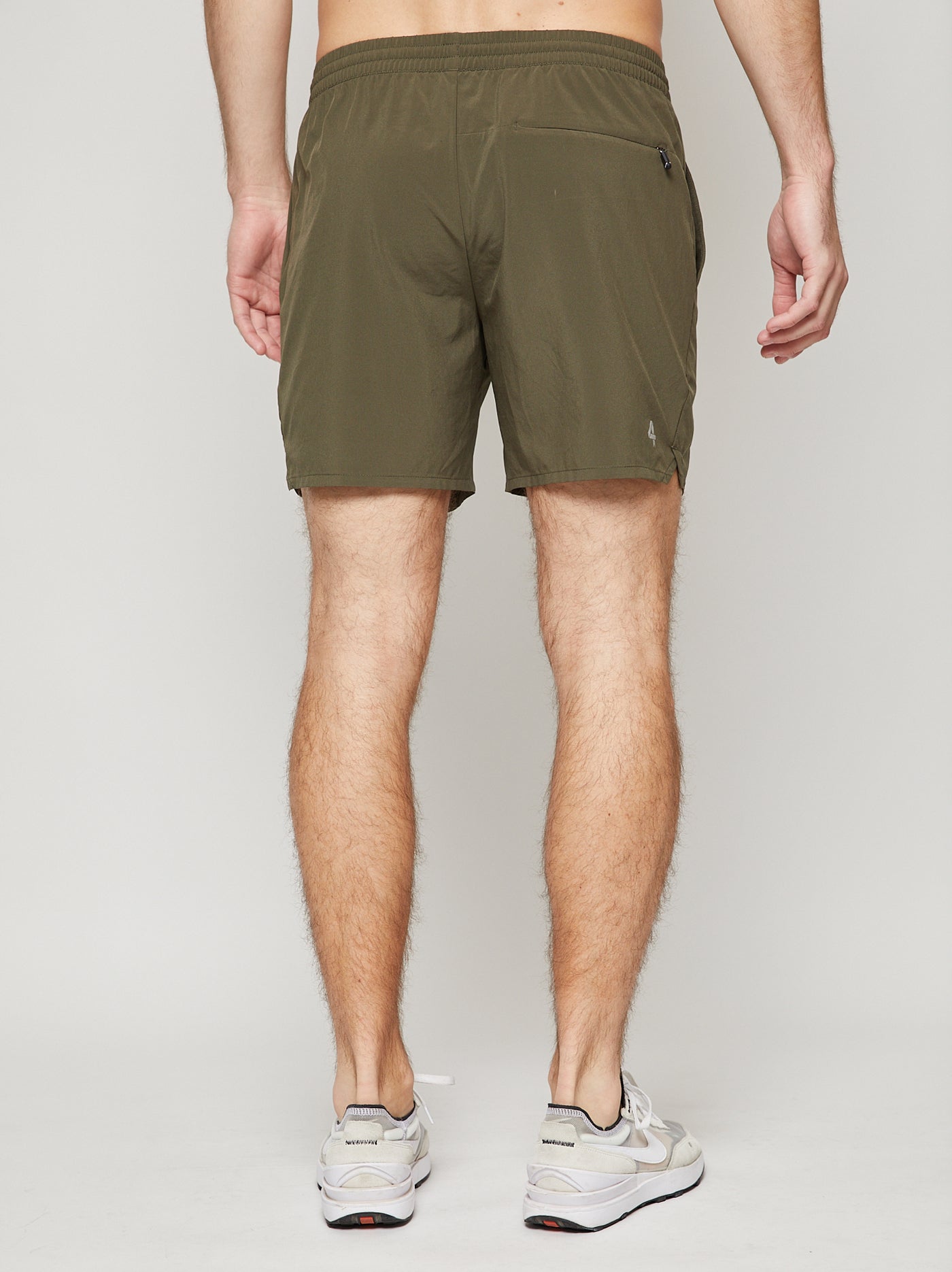 6 Inseam Fourlaps Men\'s Endure - inch Short: Shorts